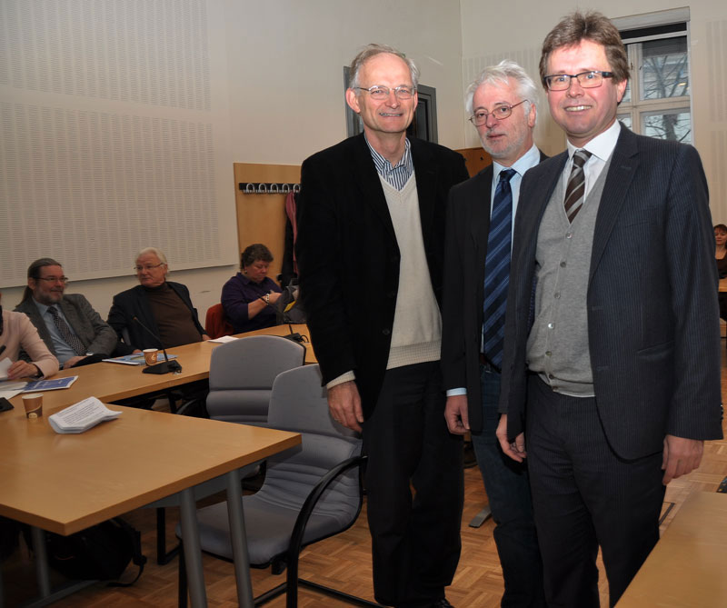 Lukas Meyer, Vizedekan der Geisteswissenschaftlichen Fakultät, Peter Mauritsch, Organisator der Althistorischen Adventgespräche und Vizerektor Martin Polaschek (v.l.) bei der Eröffnung der 12. Ausgabe der Gespräche. 
