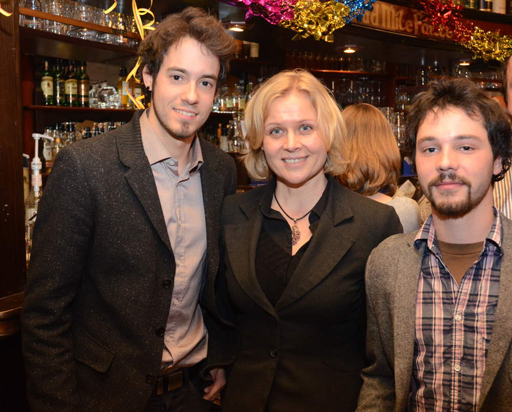Lukas Grumet (links) und Christian Fercher mit Rechtsinformatikerin Elisabeth Staudegger Fotos: Markus Grollitsch 