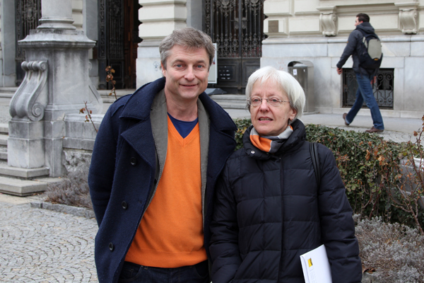 Alfred Dorfer hält auf Initiative von Beatrix Müller-Kampel im Sommersemester ein Seminar über Satire und Kabarett an der Uni Graz. 