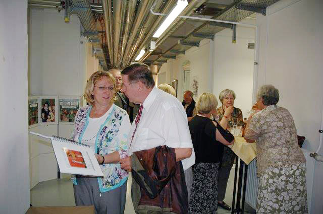 Interessierte BesucherInnen im UniGraz@Museum 