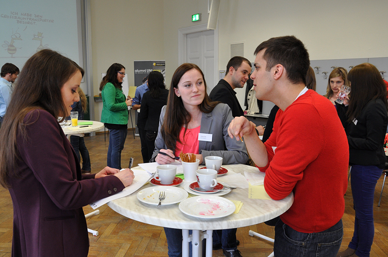 Erfahrungsaustausch und Netzwerken in informeller Atmosphäre: Das bietet die Career Academy, im September 2013 wieder an der Uni Graz. Jetzt bis 7. Juli bewerben! 