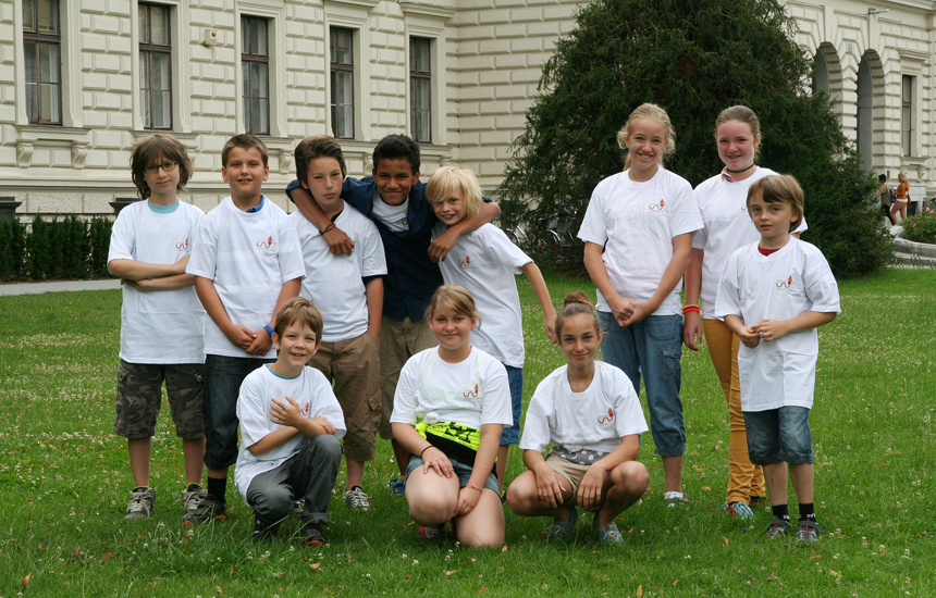Sommer an der Uni: Ein vielfältiges Programm mit Workshops, Exkursionen und Sportkursen erleben die TeilnehmerInnen der Sommer-KinderUni. 