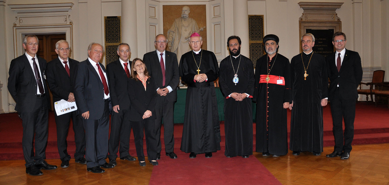 Beim Grazer Prozess, v.l.: Dr. Vidar Haanes (Rector of the MF Norvegian School of Theology/Oslo), Dr. Johann Marte (Präsident von Pro Oriente), Dr. Gregorios Larentzakis (Vorbereitungsteam), Dr. Hans-Ferdinand Angel (Dekan), (davor) Ana Villanueva (Speak 