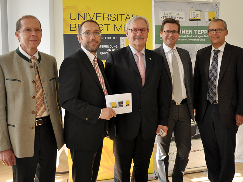 Kooperationspartner des neuen Uni-Kurses „Parlamentarismus und Landespolitik“ ist gestartet: wissenschaftlicher Leiter Otto Krickl, UNI-for-LIFE-Geschäftsführer Martin Bauer, Landtagspräsident Franz Majcen, Vizerektor Martin Polaschek und wissensch 