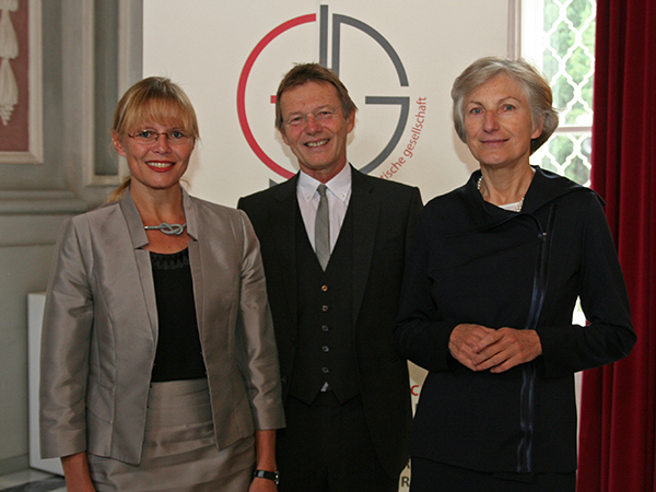 Günther Löschnigg begrüßte Ministerin Beatrix Karl (l.) und die ehemalige Unirätin Irmgard Griess als Referentinnen. 