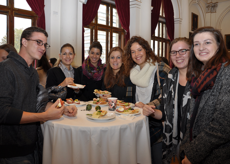 Gute Stimmung beim Empfang für die internationalen Studierenden, organisiert vom Büro für Internationale Beziehungen der Uni Graz. 