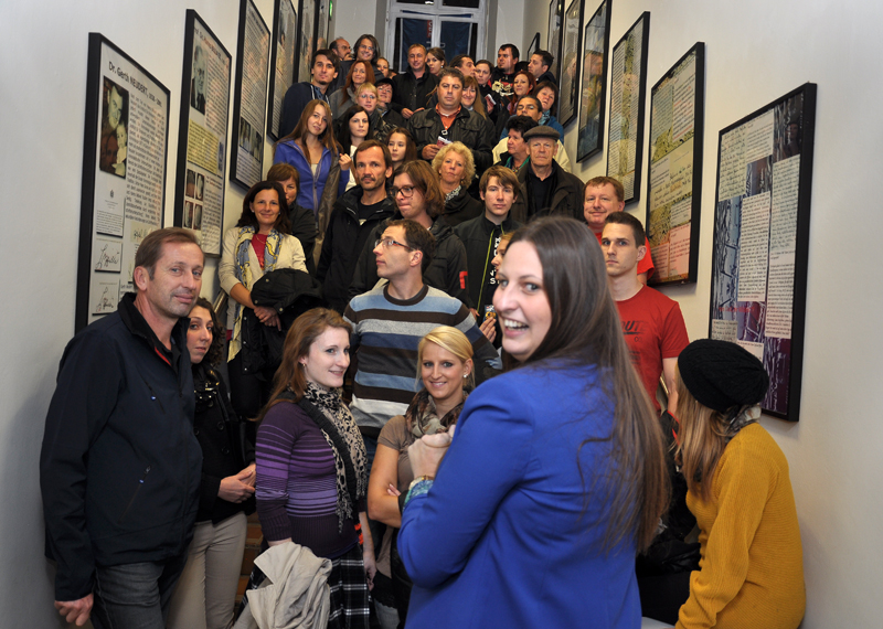 Im Hans Gross Kriminalmuseum tummelten sich die BesucherInnen in schauriger Erwartung: Mordwerkzeuge, TäterInnenprofile und allerhand grausige Geschichten entführten sie in kriminelle Welten. 