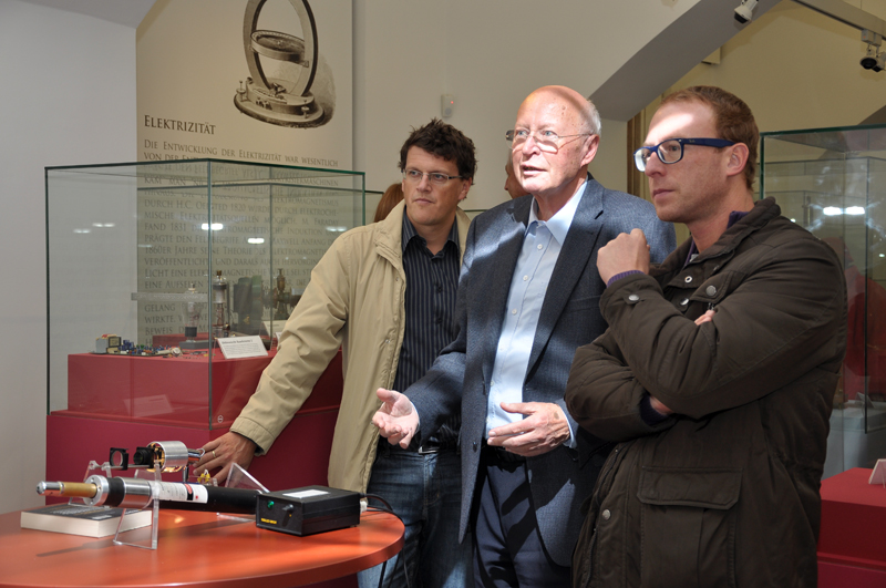 Franz Aussenegg erklärte physikalische Phänomene im UniGraz@Museum. 