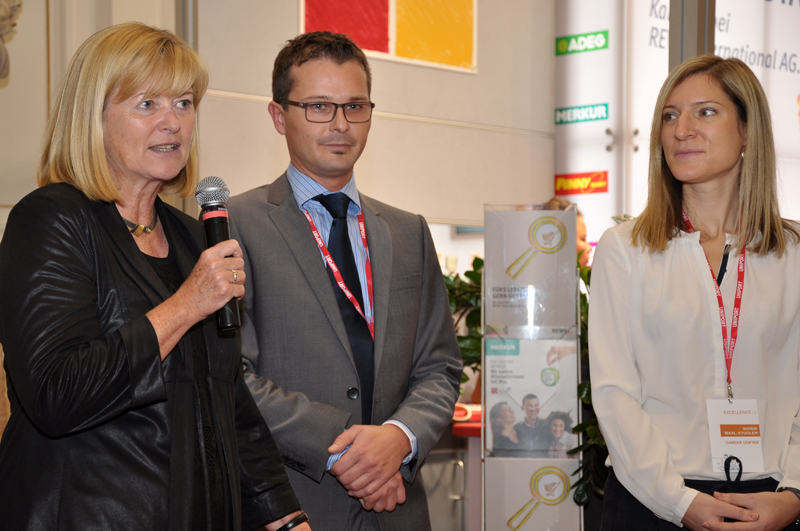 Rektorin Christa Neuper, Bernhard Wundsam, Geschäftsführer von UNIPORT und Sigrid Maxl-Studler vom Career Center der Uni Graz (v.l.) eröffneten die Messe. 