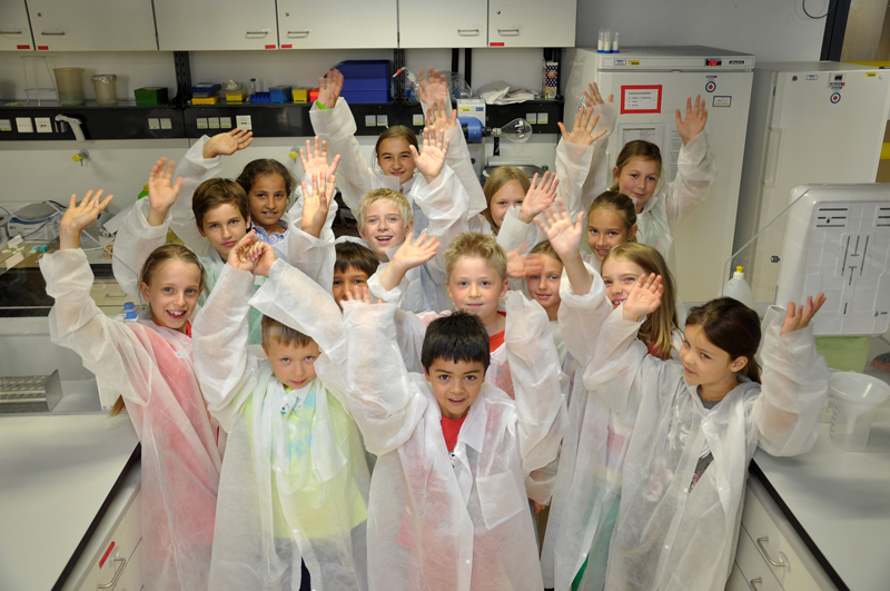 Seit zehn Jahren begeistert die KinderUniGraz Kinder und Jugendliche für Wissenschaft und Forschung. Die Uni Graz ist eines der Gründungsmitglieder. Foto: Uni Graz. 