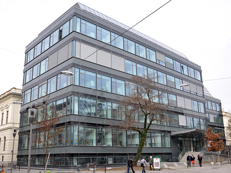 Das top-moderne Laborgebäude am Universitätsplatz 1 bietet optimale Rahmenbedingungen für Forschung und Lehre. Foto: Uni Graz/Tzivanopoulos 