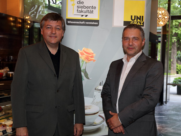Helmut Schüller diskutierte mit Markus Steppan den Reformbedarf in der katholischen Kirche. Foto: Oliver Wolf 