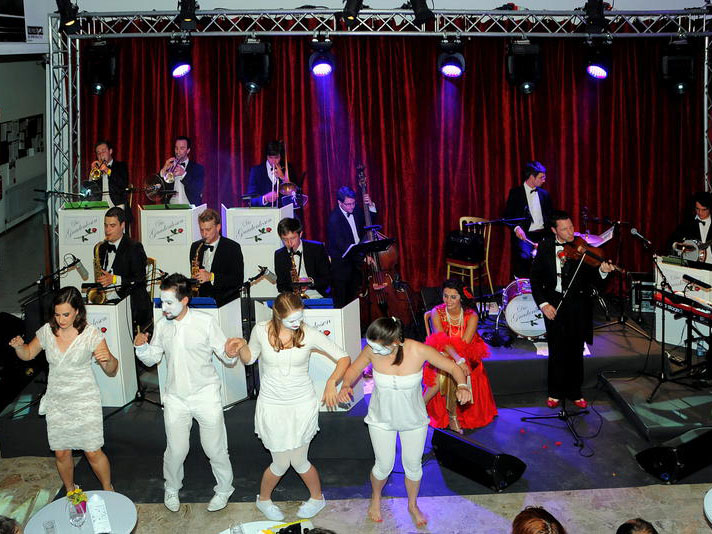 Für Ball-Impressionen bitte weiterklicken 