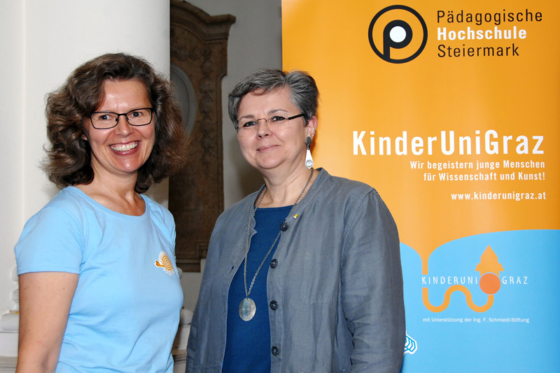 Projektleiterin Jutta Fenk-Esterbauer (links) und Vizerektorin Renate Dworczak freuten sich über die rund 200 teilnehmenden Kinder. 