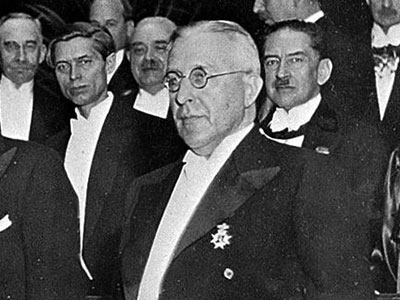 Victor Franz Hess bei der Verleihung der Nobelpreise 1936 in Stockholm. Foto: <a href='http://commons.wikimedia.org/wiki/File:Nobel_Laureates_1936.jpg?uselang=de'>Wikimedia Commons</a> 