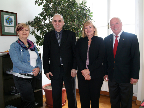 Zrinka Coralic, Vizerektorin für Forschung und Internationale Beziehungen, Bosnien und Herzegowina, Refik Sahinovic, Rektor der Universität Bihac, Bosnien und Herzegowina, Rektorin Christa Neuper und Jörg Hofreiter, Honorarkonsul von Bosnien und Herzeg 