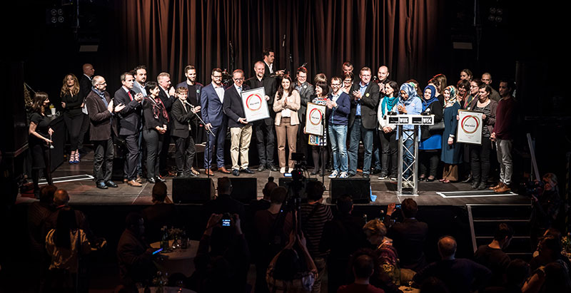 Alle PreisträgerInnen des MIG-Awards auf der großen Bühne. Foto: Michael Mazohl. 