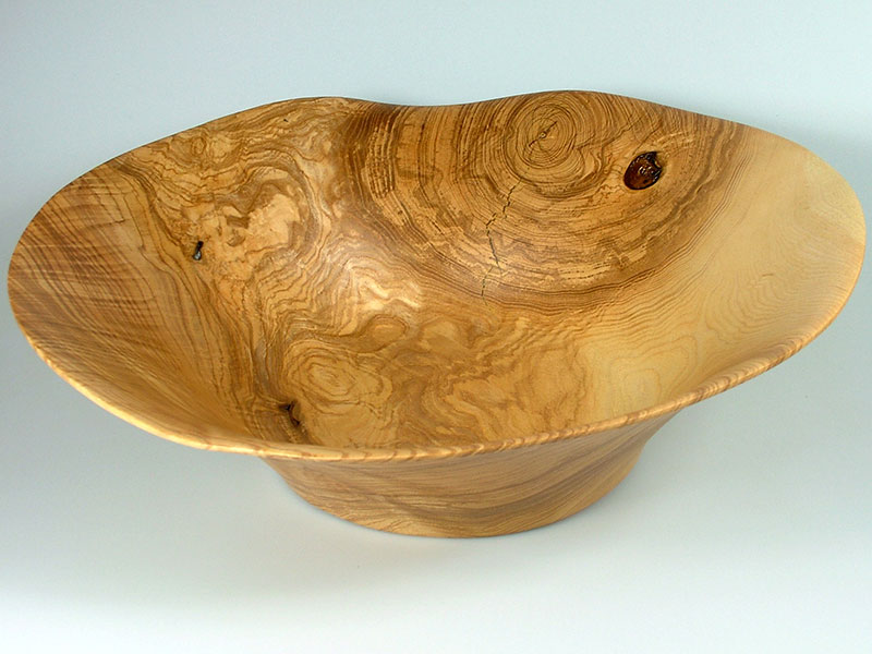 Die Objekte von Ladislaus Kampits erzählen die gewachsene Geschichte des Holzes. Foto: Kampits © 