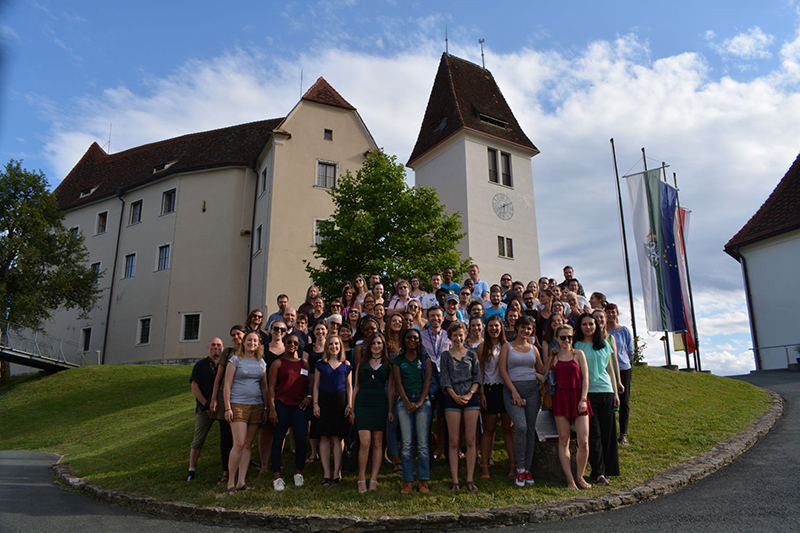 58 Studierende und rund 20 Lehrende aus über 23 Nationen und von mehr als 31 Universitäten nahmen an der Graz International Summer School teil und erörterten gesellschaftspolitische Herausforderungen. 