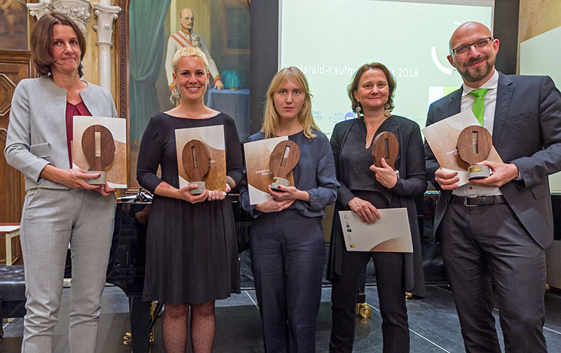 PreisträgerInnen: Barbara Bach-Hönig, Claudia Döffinger, Veronika Muchitsch sowie Susanne Scholz und Michael Hell (v.l.). Foto: Johannes Gellner. ©Johannes Gellner