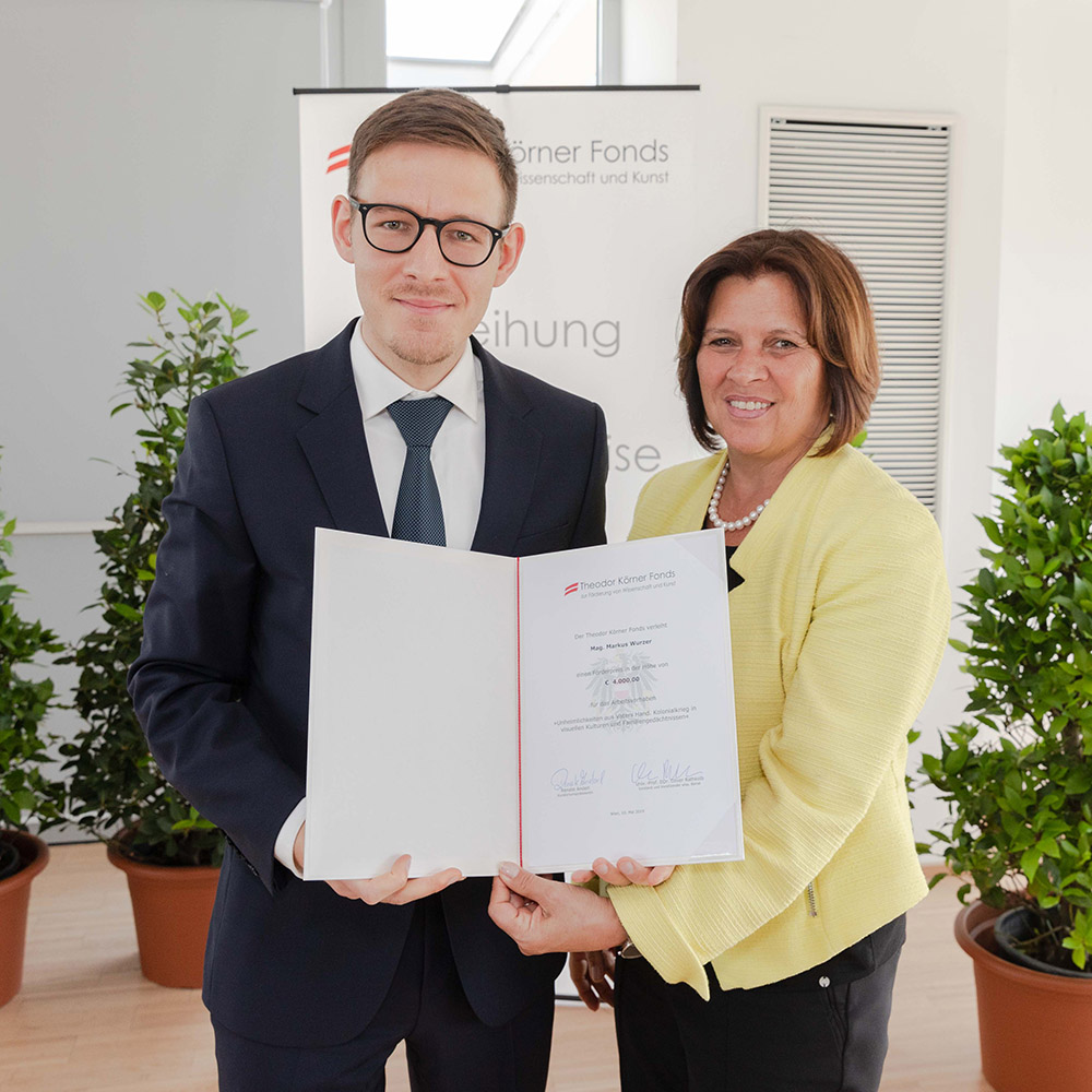 Geisteswissenschafter Markus Wurzer erhielt von TKF-Kuratoriumspräsidentin Renate Anderl ebenso eine Auszeichnung wie... ©Christian Fischer