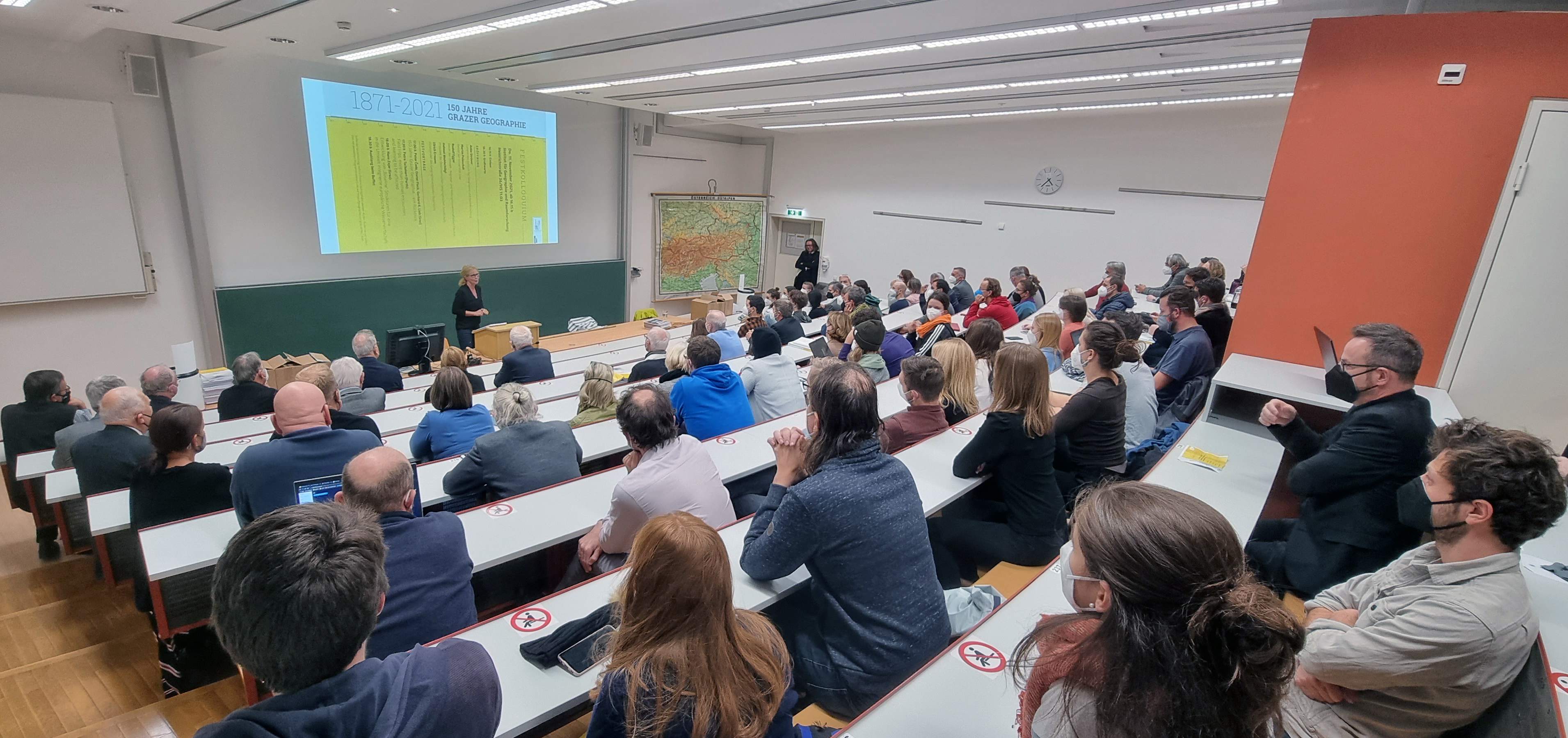 Der Geographie-Hörsaal war gut gefüllt. (Fotos: Uni Graz/Hirtenfellner) 