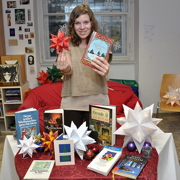 Carola Trinkl freut sich auf die vielen BesucherInnen heute und morgen 