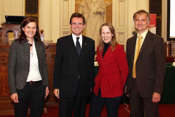 Die Montagsakademie startete in die neue Saison. Organisatorin MMag. Claudia Wankhammer, Vizerektor Ao. Univ.-Prof. Dr. Martin Polaschek, Vortragende Ao.Univ.-Prof. Dr. Katharina Scherke und Ao. Univ.-Prof. Dr. Alfred Posch, Mitglied des wissenschaftliche 
