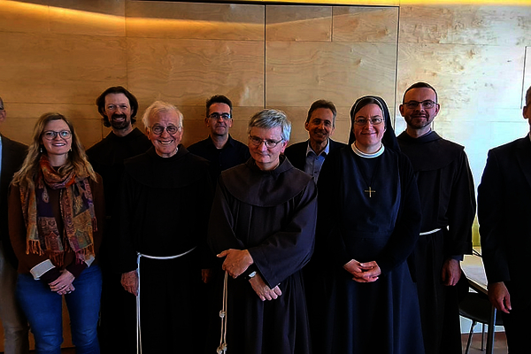 Gruppenbild Teilnehmer:innen Franziskaner-Symposium das Heilige ©Siegfried Kager (Theol Dekanat)